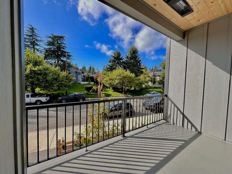 Building Photo - 15423 Admiralty Way