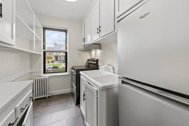 Building Photo - 38-40 Cedar St