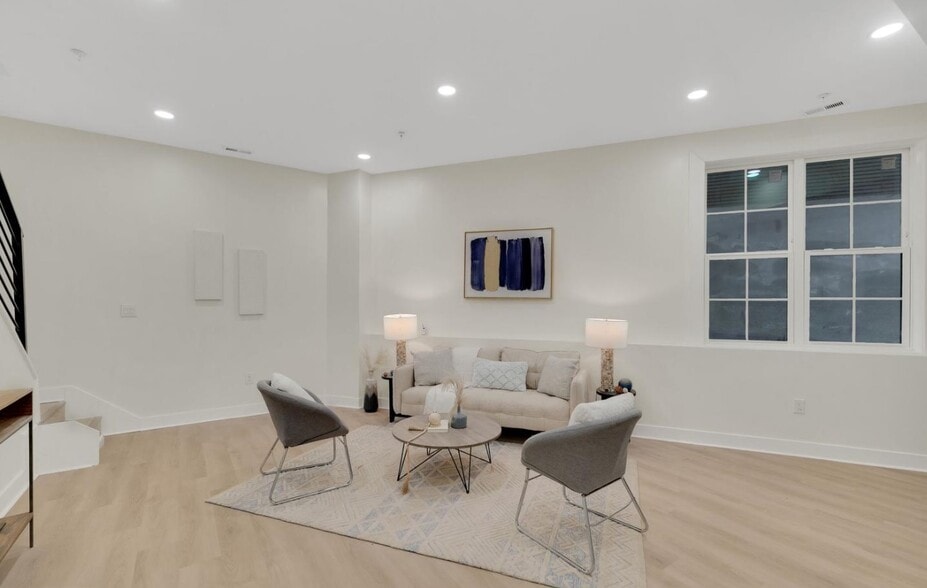 Building Photo - 3905 Kansas Ave NW