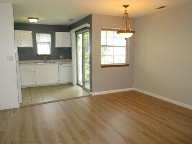 Building Photo - 56 N Victoria Ln