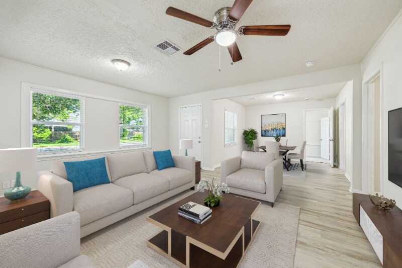 Primary Photo - 2511 Evergreen Dr