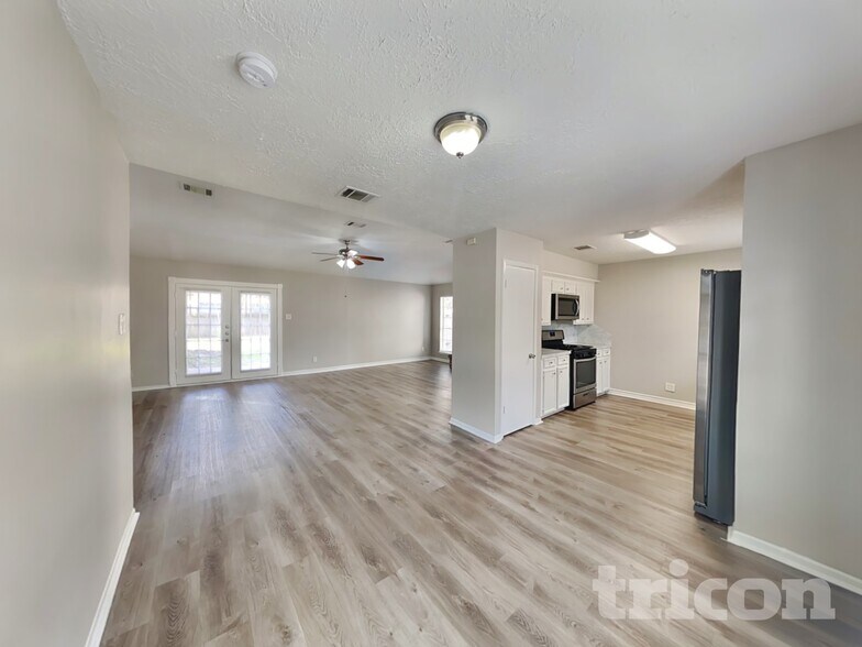 Building Photo - 23827 Beaverwood Dr