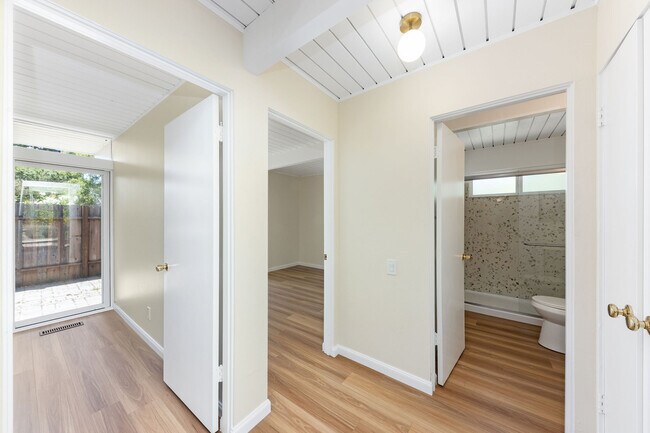 Building Photo - 81 Sotelo Way
