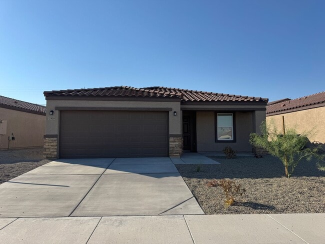Building Photo - 3 bedroom Newer home