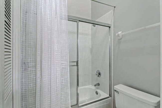 Building Photo - 139 Brookhaven Ct