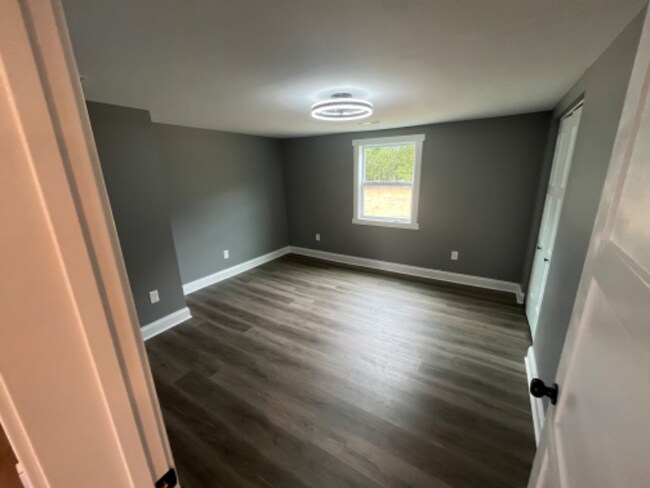 Building Photo - 2442 Old Harrisburg Rd