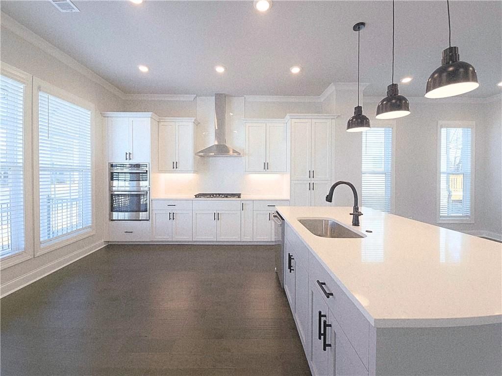 Building Photo - 163 Basil St