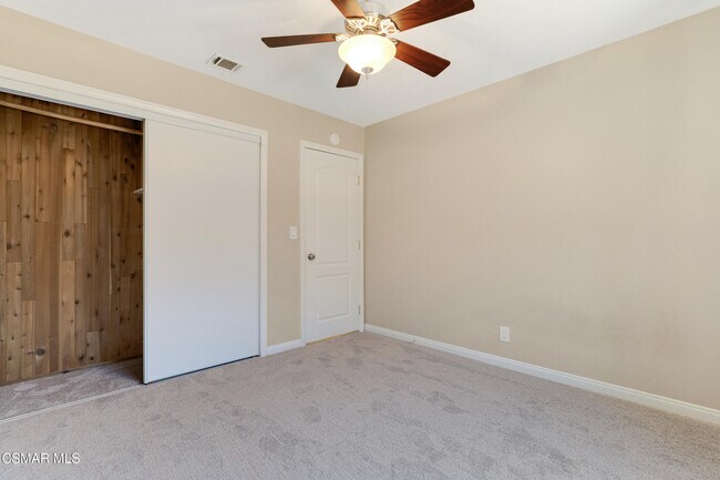 Building Photo - 47 Dorrit Ct
