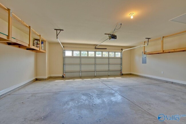 Building Photo - 5010 Montauk Trail SE