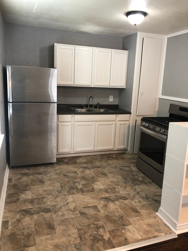 Building Photo - Mulford Multi Family