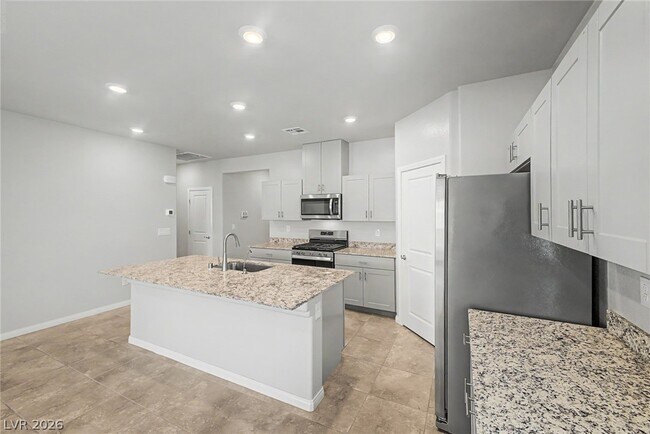 Building Photo - 7552 Blue Lotus Ave
