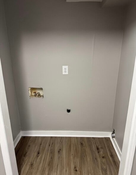 Washer Dryer Hook Up - 438 21st St SW