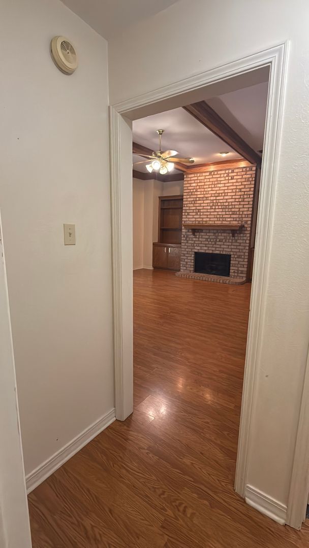 Building Photo - 2106 Middle Creek Blvd