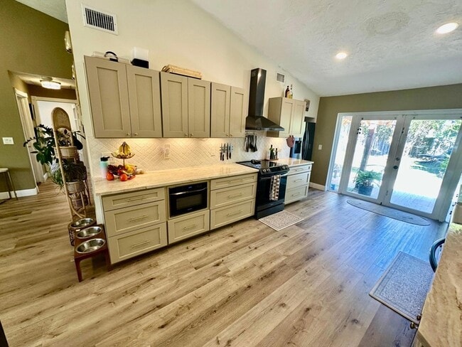 Building Photo - 4492 Brook Dr