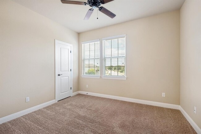 Building Photo - 2921 Desert Candle Dr