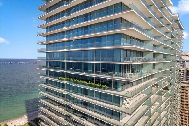 Building Photo - 10203 Collins Ave