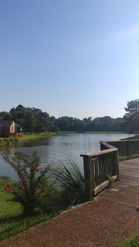 Building Photo - 122 Amberwood Dr