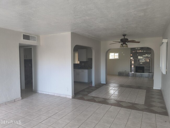 Building Photo - 4908 Blue Ridge Cir