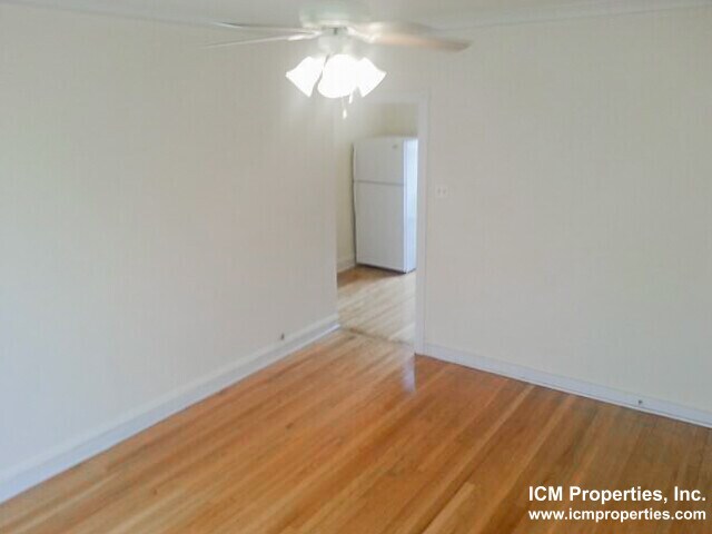 Building Photo - 5921 N Paulina St