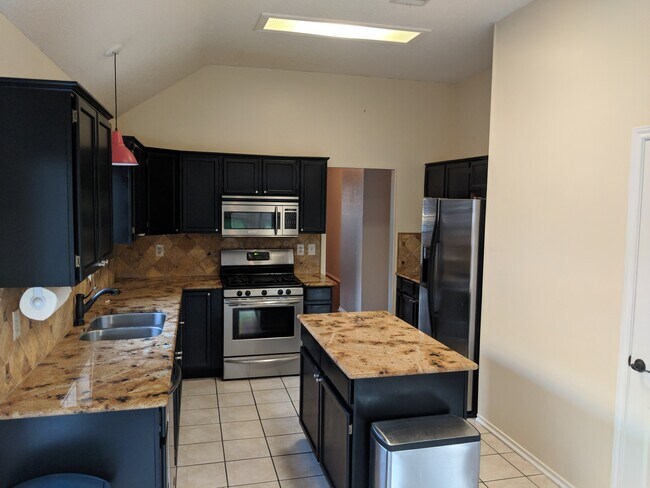 Building Photo - 1308 Meadow Lark Dr