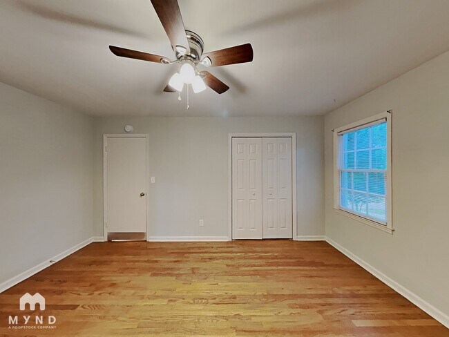 Building Photo - 6489 Lynn Dale Ln