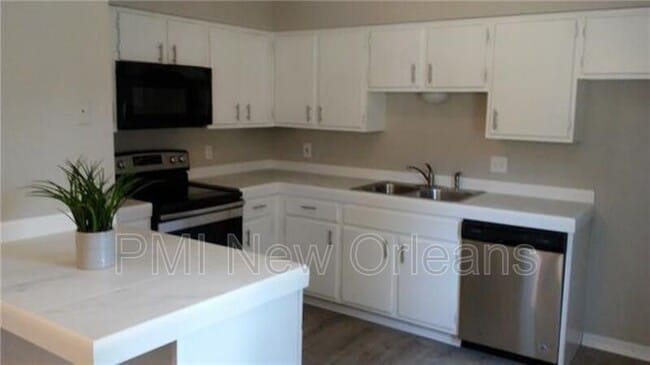 Building Photo - 200 Timber Ridge Dr