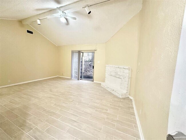 Building Photo - 4302 Scottsdale Rd