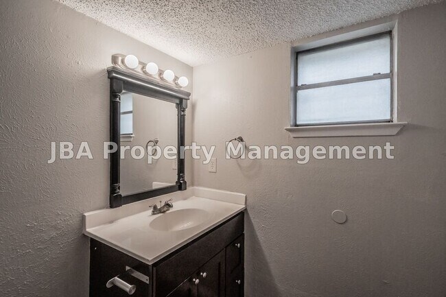 Building Photo - 1770 Farleigh Ct