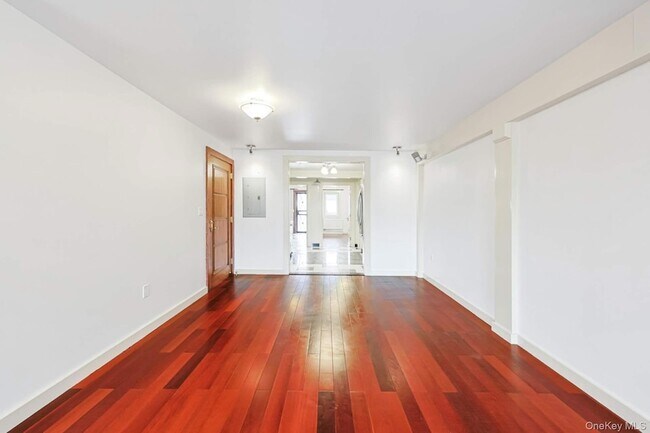 Building Photo - 21-63 23rd Street Unit 1