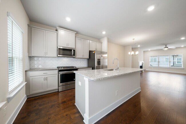 Building Photo - 3761 Oxford Cir