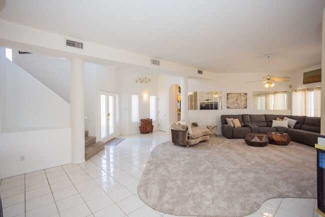 Building Photo - 2320 Snead Dr