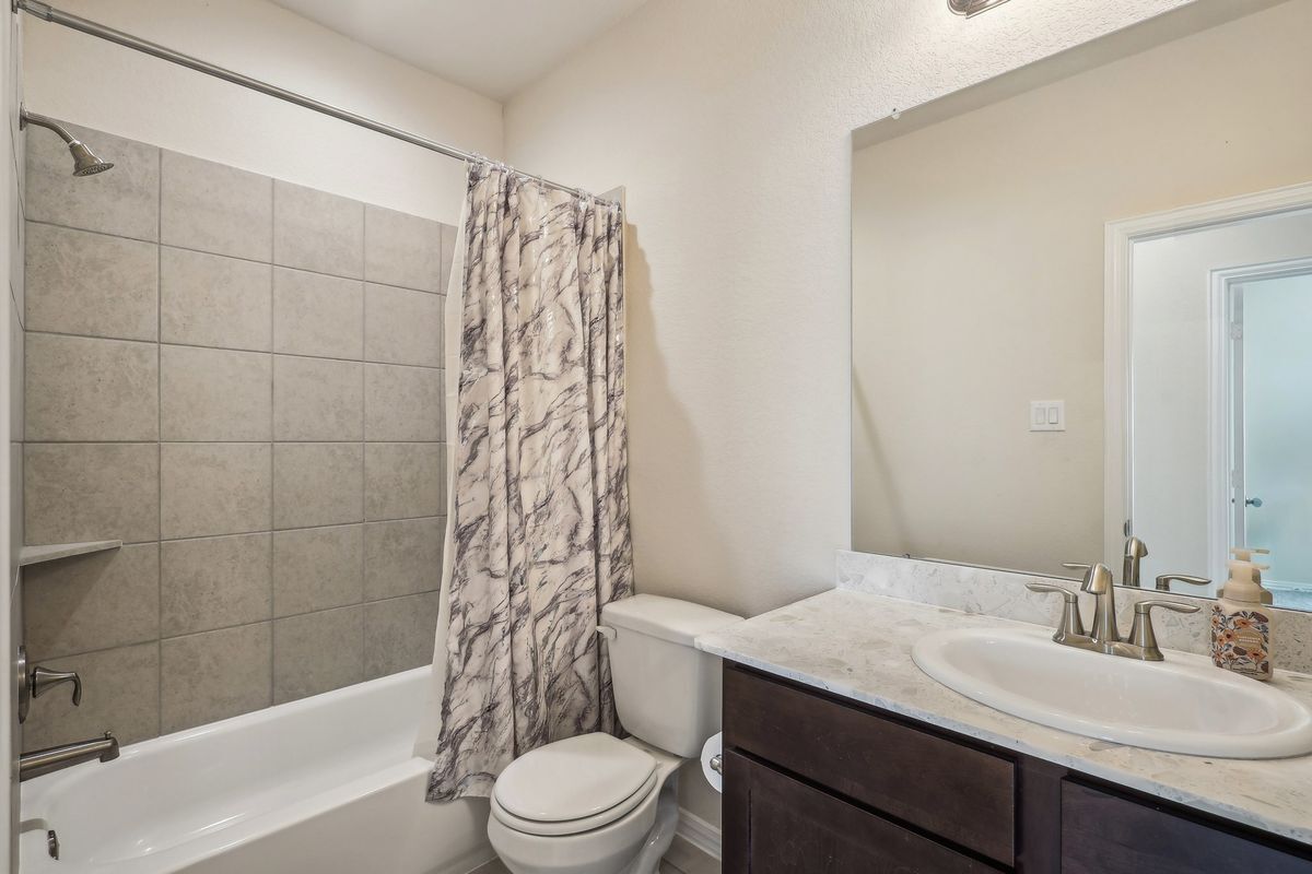 Building Photo - 18473 Railroad Ave