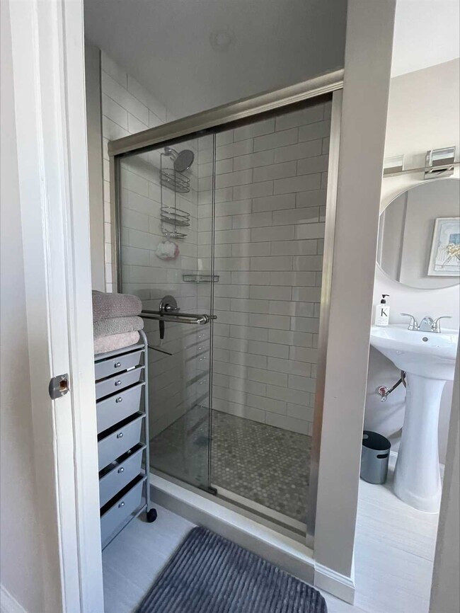 Building Photo - 138 Church St