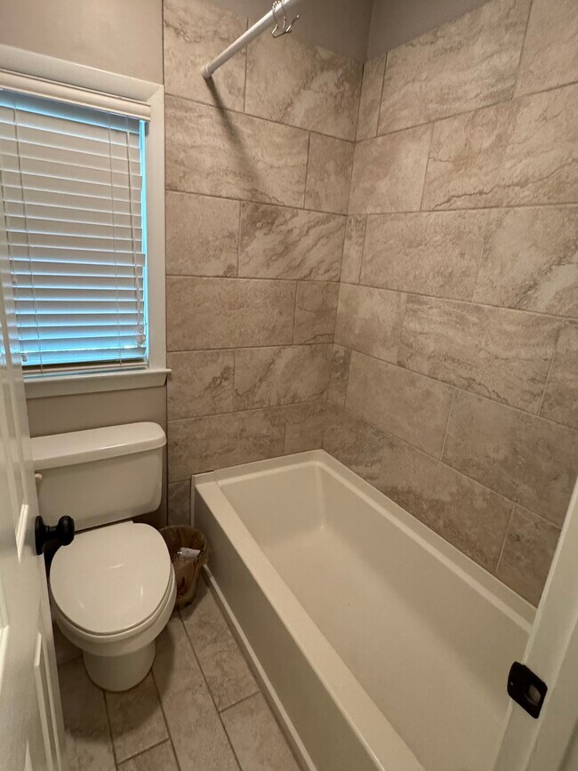 Building Photo - 2550 Dilworth Heights Ln