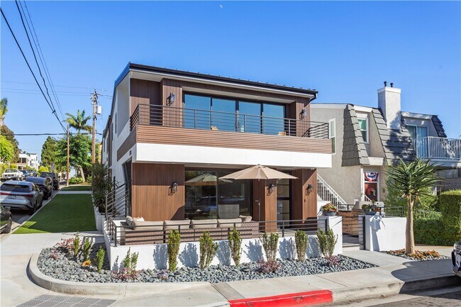 Building Photo - 520 Iris Ave