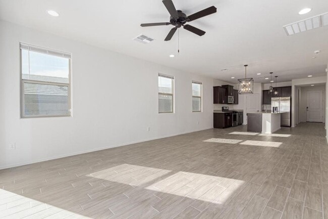 Building Photo - 14058 E Red Pine Pl