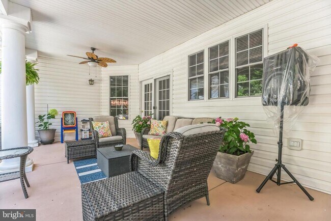 Building Photo - 8941 Grotto Ct