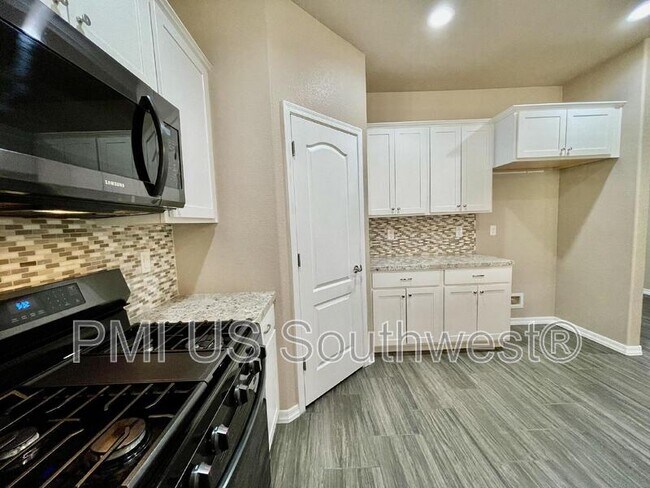 Building Photo - 2259 E Robby