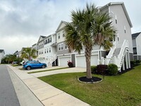 Building Photo - Large Three Bedroom Townhome in Marshview ...