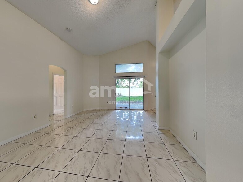 Building Photo - 2808 Berkshire Cir