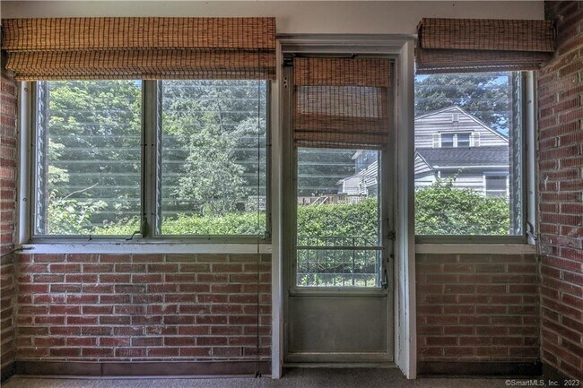 Building Photo - 32 Koger Rd