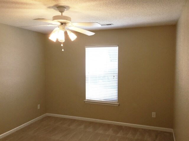 Building Photo - 4008 Edgeview Dr