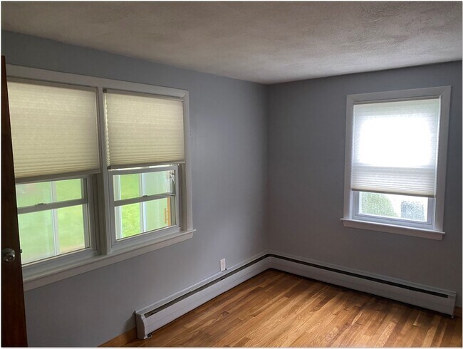 Bedroom - 549 S Franklin St