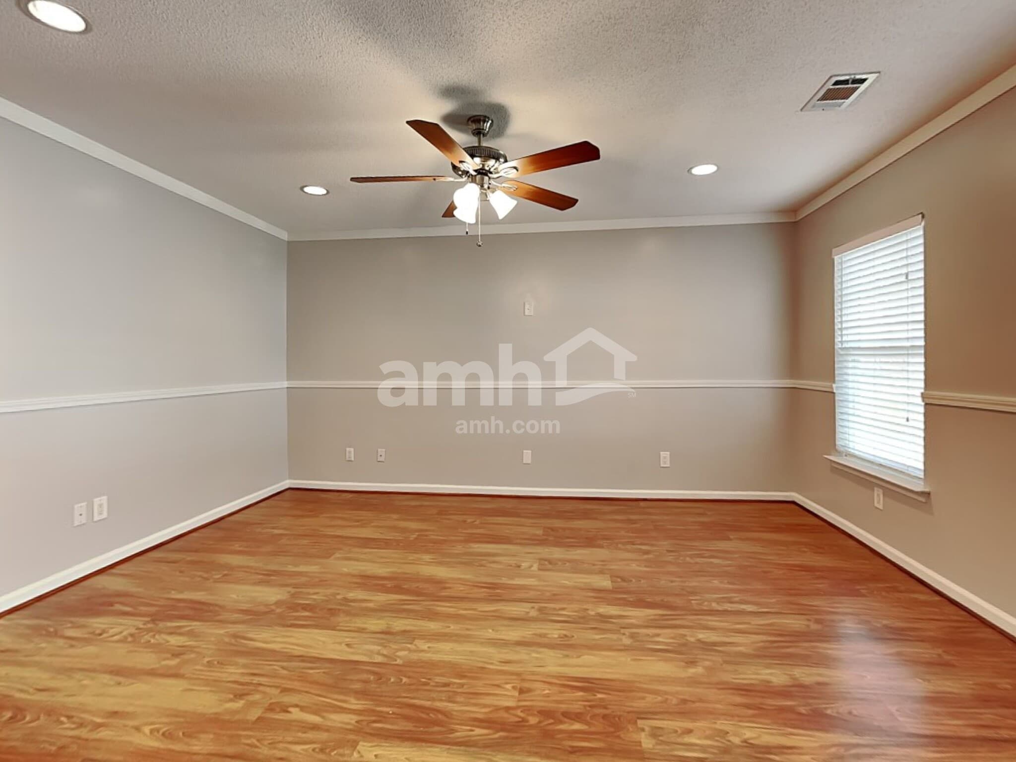 Building Photo - 240 Tigers Paw Dr