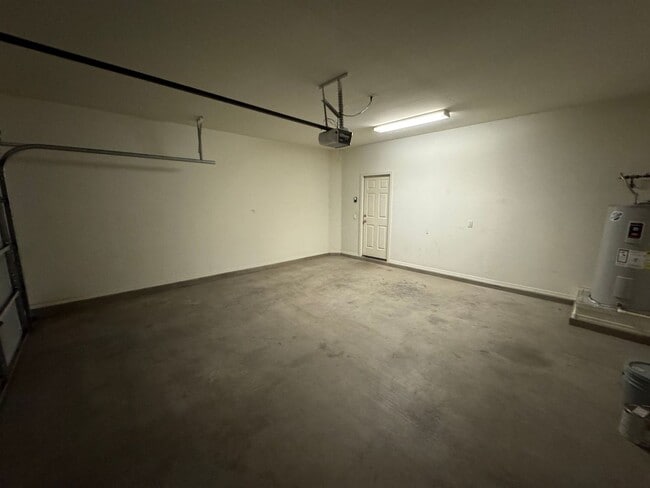 Building Photo - Red Rock Home