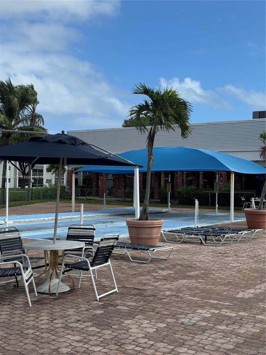 Building Photo - 505 E Dania Beach Blvd