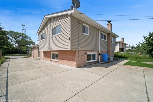 Building Photo - 7618 Beckwith Rd