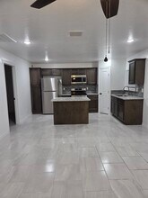 Building Photo - 13101 Lopez Rd