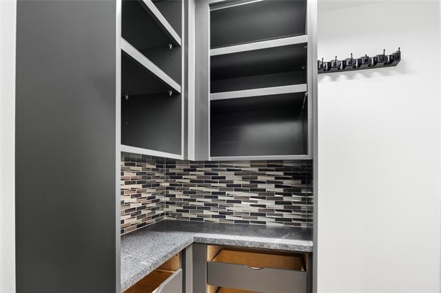 Building Photo - 5635 Cecina Dr