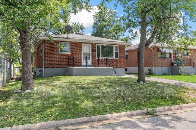 Building Photo - 4452 Eminence Blvd
